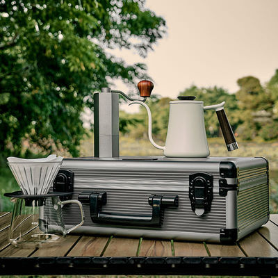 Керамическая посуда в стиле минималистского дизайна для дома, гостиницы, ресторана и офиса